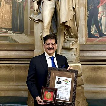 Sandeep Marwah Honoured With Bharat Gaurav Award At British Parliament