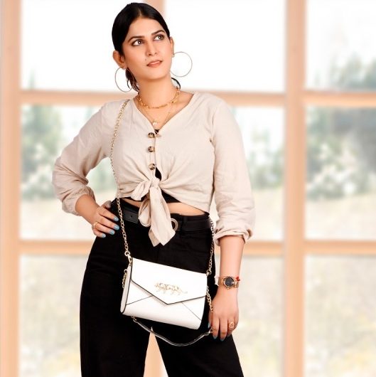 भाभी जी घर पर है फेम ऎक्ट्रेस आशी गौर को मिला राइजिंग स्टार का एक्सेलेंस अवार्डस 2022