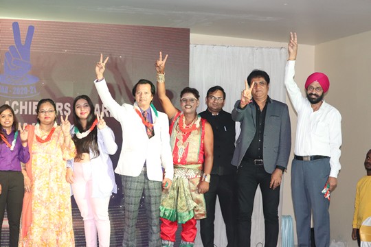 जीनियस इंडियन अचीवर्स अवार्ड शो का सफलतापूर्वक आयोजन सम्पन्न
