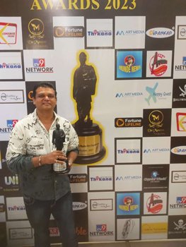 Director Rakesh Sawant received Dadasaheb Phalke Film Foundation Award 2023 for Best Director by Mahima Chowdhary